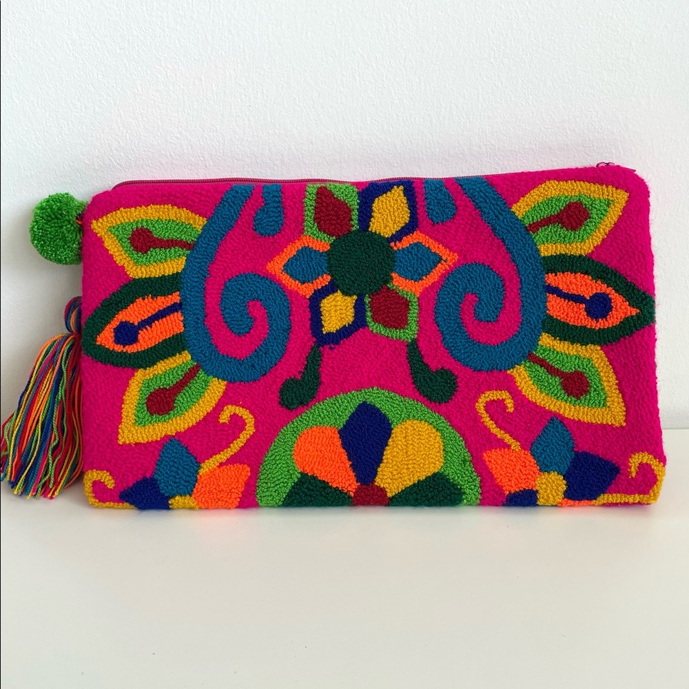 Wayuu Clutch.   Authentic craft Handmade by Venezuelan native artisans.